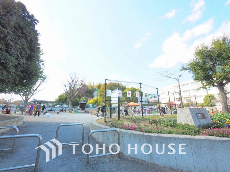 周辺 新田公園　距離220ｍ