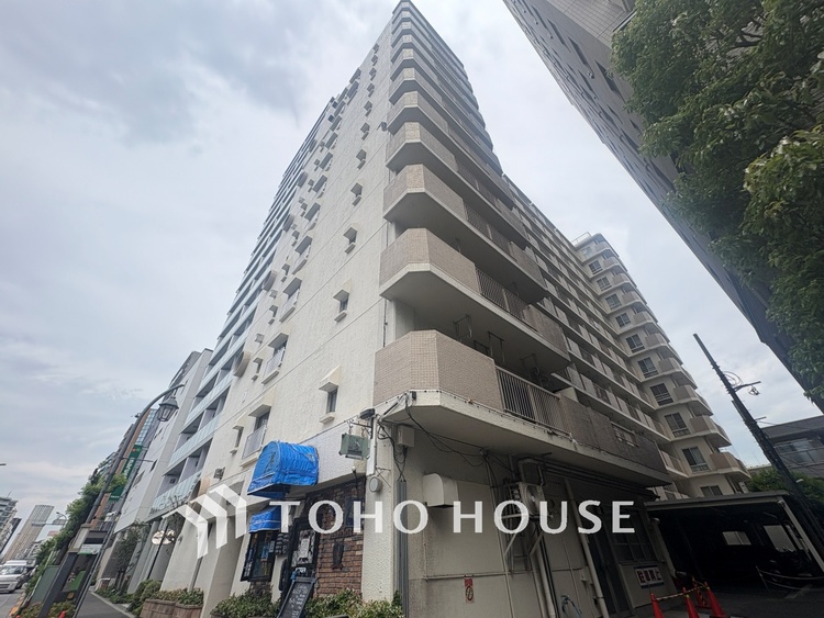 外観 漂う上質な空気感、マンションに入れば「おかえりなさい」と笑顔で迎えてくれるエントランス。最良の心配りを感じるマンションでした。