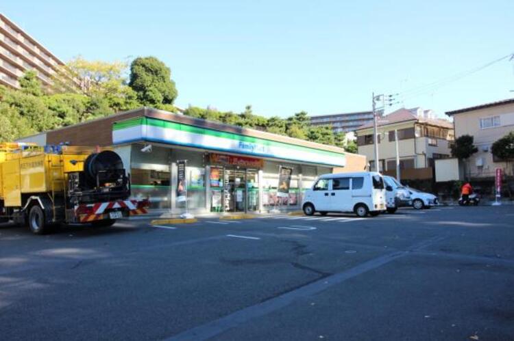 周辺 ファミリーマート町田南大谷店まで約939ｍ