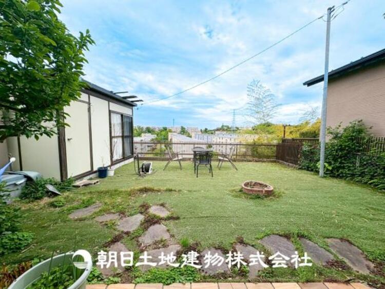 外観 【外観写真】温かい太陽を感じる事ができるのは、目の前に遮るものが無いから。彼方に広がる風景が絵画のように広がります。