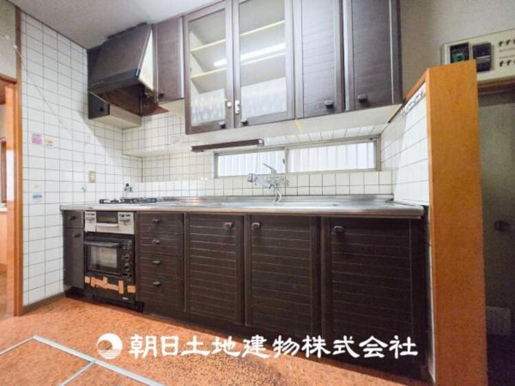 キッチン 【キッチン】住宅の主役でもあり、日常生活を過ごす上で重要な水回りでもあるからこそ機能性・デザイン性に拘りました。お掃除のしやすいシステムキッチンを設置しました。