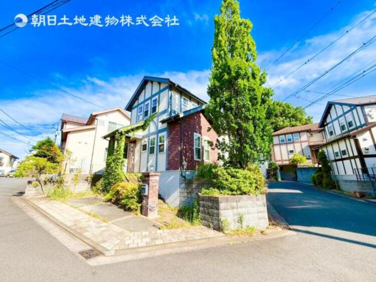 外観 空を広く感じる。緑が多いゆったり感のある安心の住環境です！！潤いのある環境でホッと生活できそうです！おしゃれな雰囲気や自然の潤いがあり、親しみやすさと個性を！街に新たな価値をもたらし続けてくれます！ 
