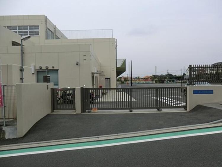 周辺 横浜市立美しが丘西小学校まで約450ｍ