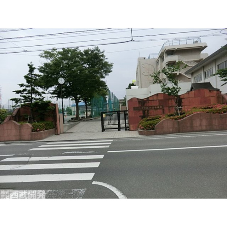 周辺 内谷中学校(約700m)