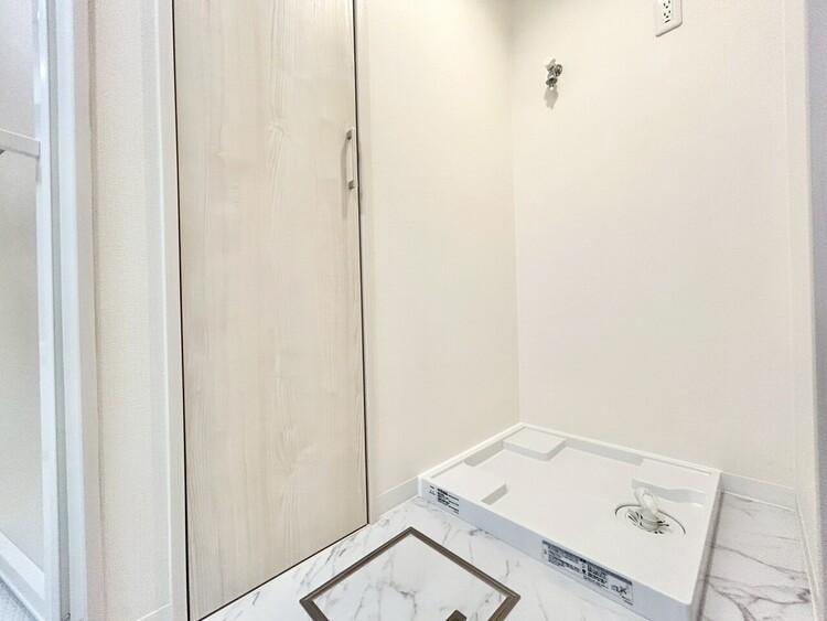 その他 十分な広さの脱衣所。