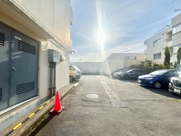 その他 駐車スペースが嬉しいですね。※空き状況は都度ご確認下さい。