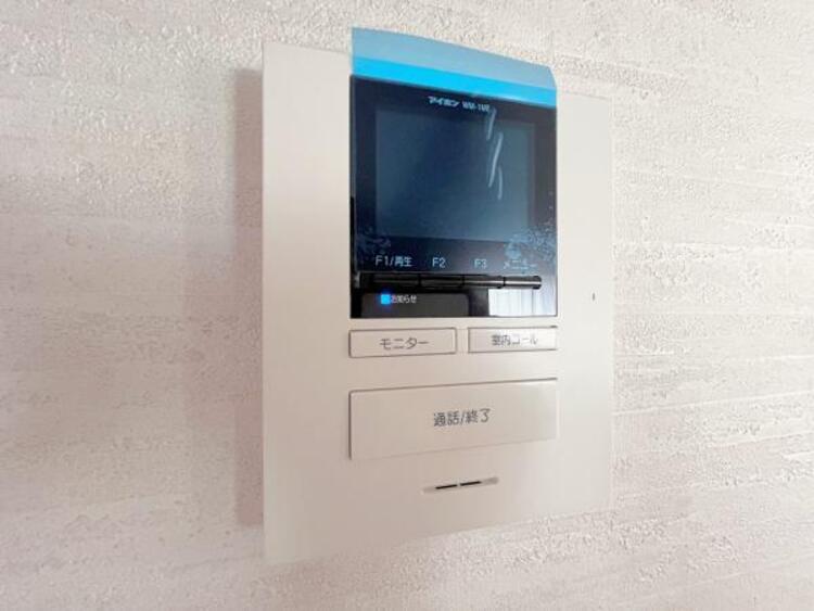 設備 TVモニター付きインターフォン。室内から来客を確認できます。