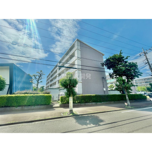 郊外マンションA棟の画像