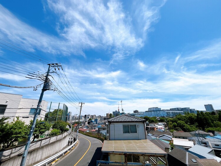 バルコニー 頬をなでる、優しい風を感じることが出来ます。