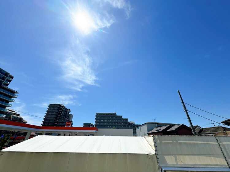 バルコニー 頬をなでる、優しい風を感じることが出来ます。