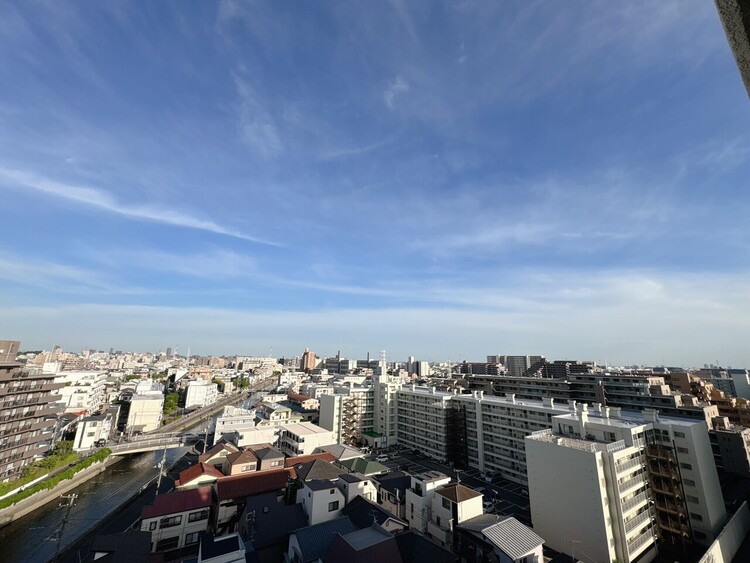 バルコニー 頬をなでる、優しい風を感じることが出来ます。