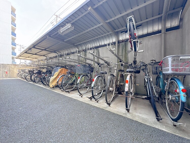 その他 きちんと整備された駐輪場。住む方の心遣いが感じられます。