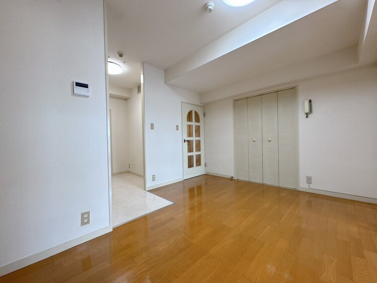 居間 快適に過ごす毎日を求めて、暮らしの中でご自身の「マイホーム」に創り上げてください。