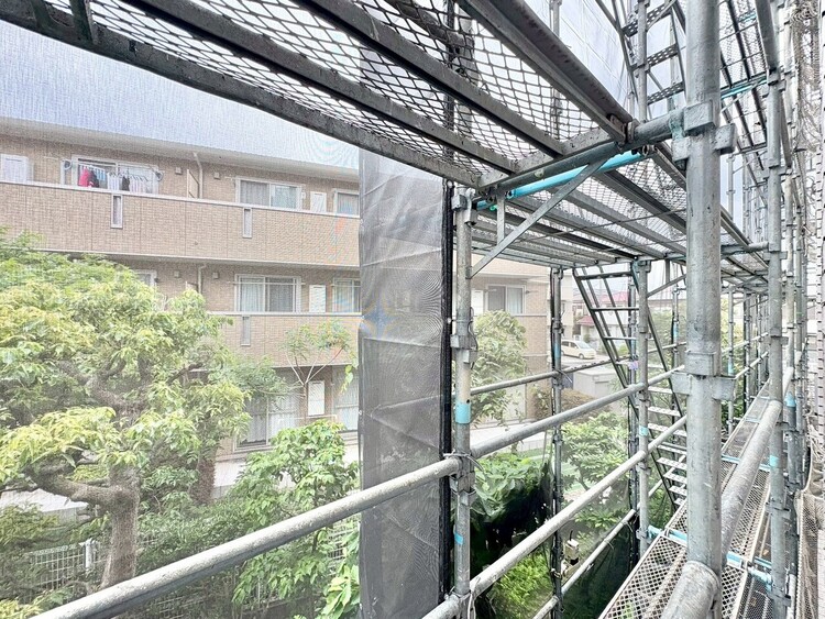 バルコニー 窓を開けると広がる青空。心をリフレッシュして日々を過ごしていきましょう。