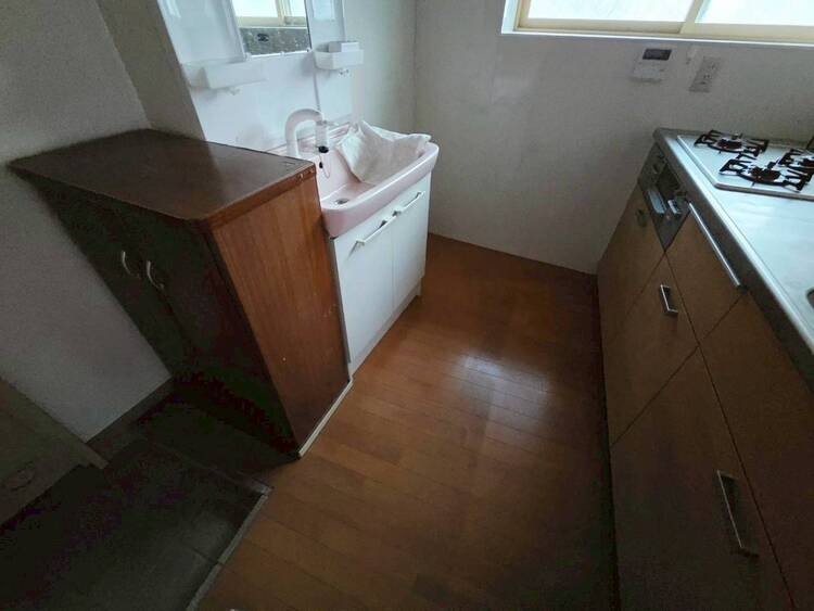 その他 十分な広さの脱衣所。