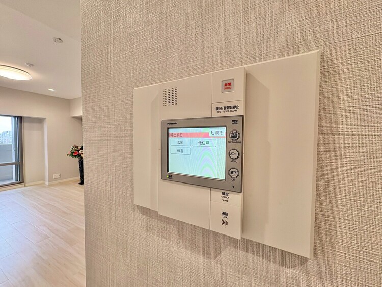 その他 誰が来てもわかる様にモニター付きインターホンを設置。