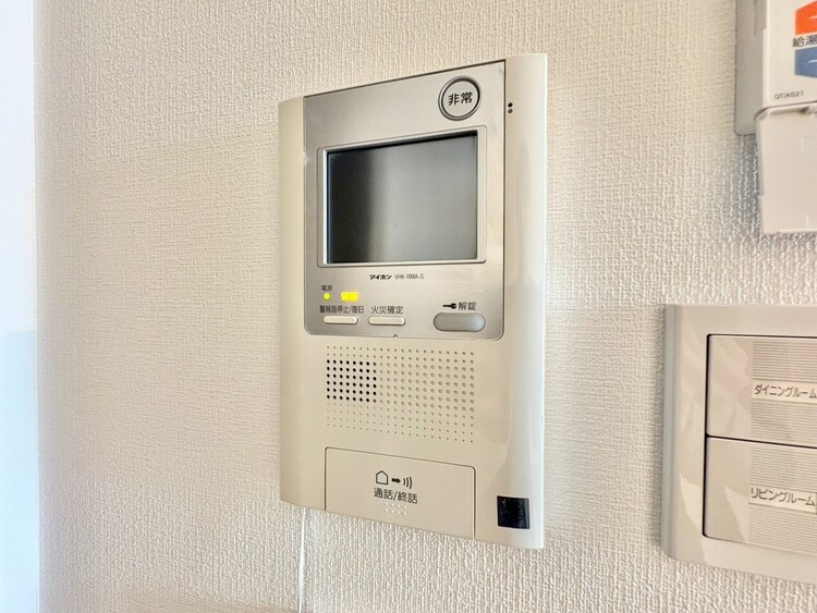 その他 誰が来てもわかる様にモニター付きインターホンを設置。