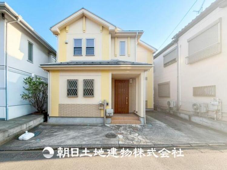 外観 【外観写真】家族の色を映し出す洗練された邸宅は、ずっと輝き続けながらいつしか街の風景に溶け込んでいきます。