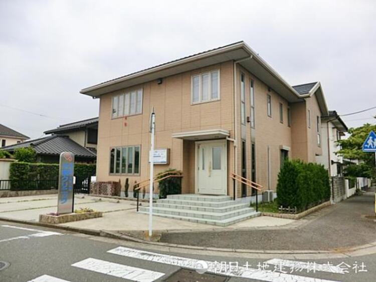 周辺 【片桐クリニック】590ｍ　内科を中心に、地域の健康を支える身近なクリニック。丁寧な診察と親切な対応で、日常の体調管理や相談もしやすい安心感のある医療機関です。