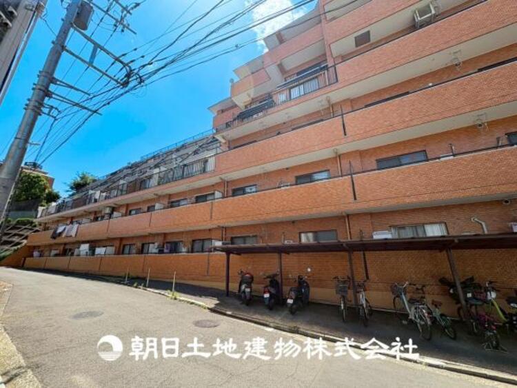 外観 【外観写真】デザインされた空間と競い合うかのような充実した建物と共に大切な家族の思い出を刻んでいきます。