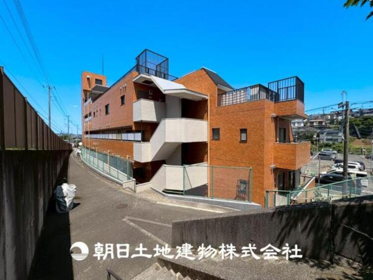 外観 【外観写真】おしゃれな雰囲気や自然の潤い、親しみやすさといった特徴を、街に新たな価値をもたらし続けてくれます。