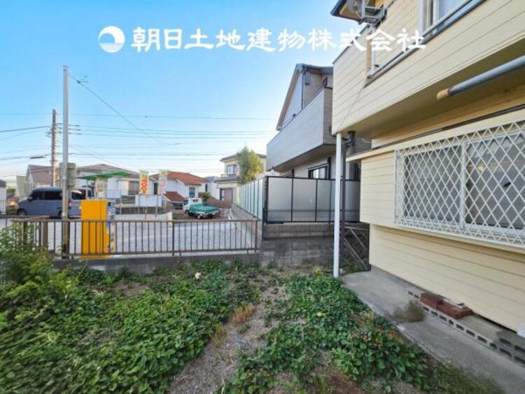 その他 【お庭】外に遊びに行けない環境の今、お子さまの遊ぶスペースにお困りではありませんか？このお家はゆとりあるお庭があるので、安心して外で遊ぶことができます。