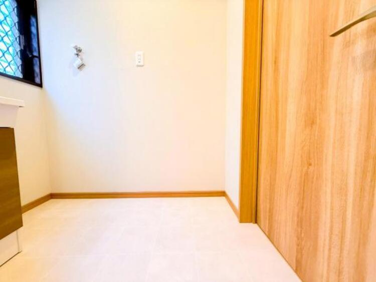 洗面 【洗面・脱衣所】使用頻度の高い場所だからこそ便利な空間に。多人数での使用も考えた便利な空間です 