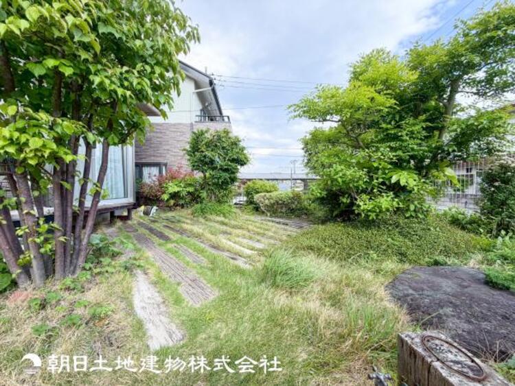 その他 【お庭】年中大活躍のプライベート空間！ご家族の団らんの場として最適なスペース。ＢＢＱやお子様の水遊びも楽しめますね！