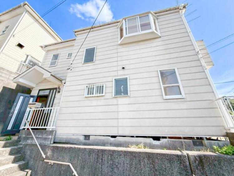 外観 閑静な住宅地の立地の為、気持ちよく過ごすことが出来そうです！やさしい陽とやわらかな風が生活を彩ります　ゆとりがあり、心地よく落ち着いて過ごせる日常は次世代にもつなげていきたい大切な資産です！ 