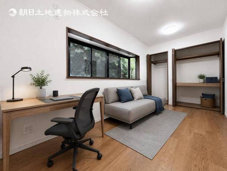 内装 穏やかな寛ぎあじわえるお部屋では有意義な時間がつくれます！大きな窓からと陽光が注がれる明るい空間！光もアクセントの一つとして。一人時間も充実したものにできるプライベートルームは日々を豊かにします！！ 