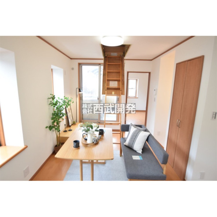 居間 