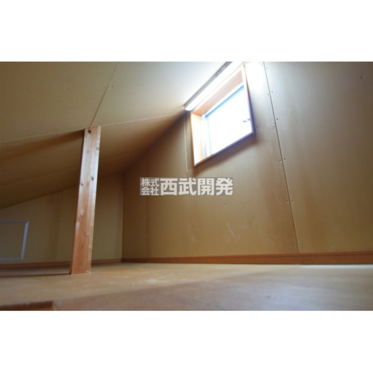 収納 小屋裏収納