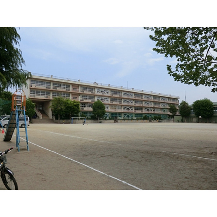 周辺 八石小学校(約170m)