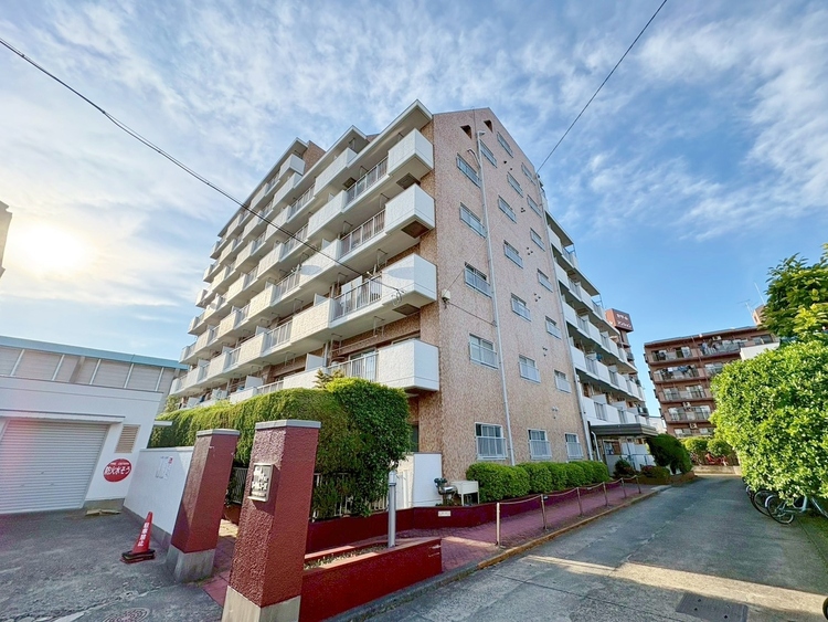外観 現地に足をお運びいただいた際には、周辺散策などをお勧めいたします。