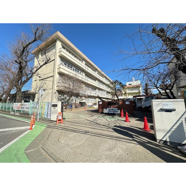 周辺 朝霞市立朝霞第二小学校(約750m)