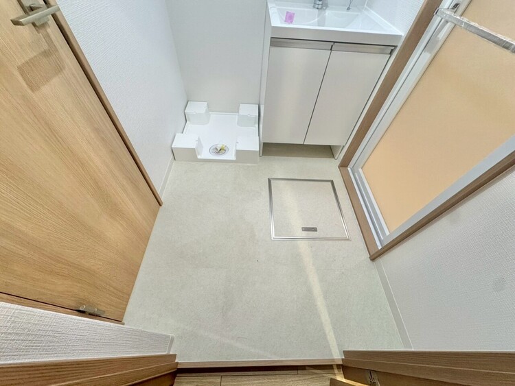 その他 十分な広さの脱衣所。
