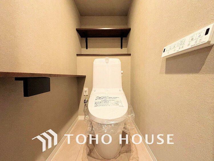 トイレ トイレには快適な温水洗浄便座付