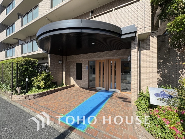 エントランス マンション入り口
