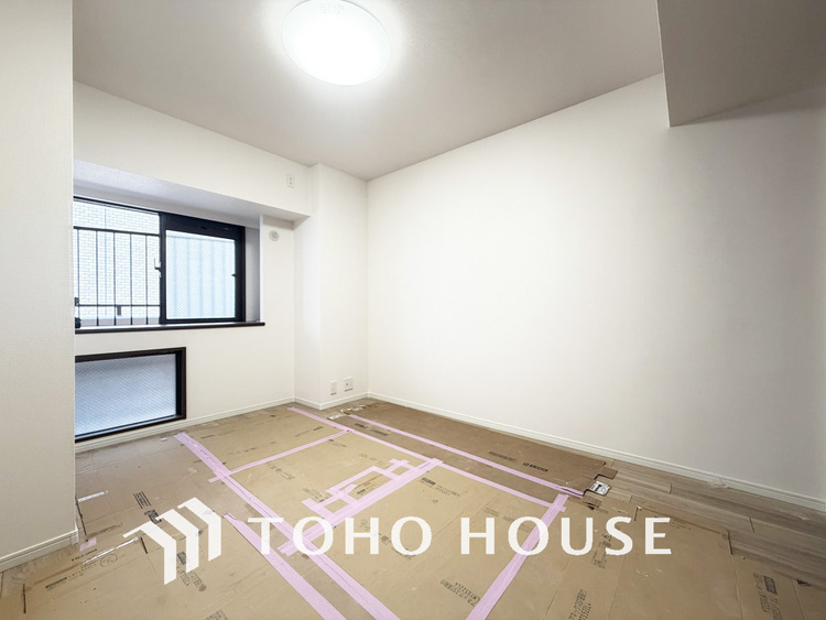 内装 採光もある洋室は、くつろぎのひと時を過ごすのにぴったり