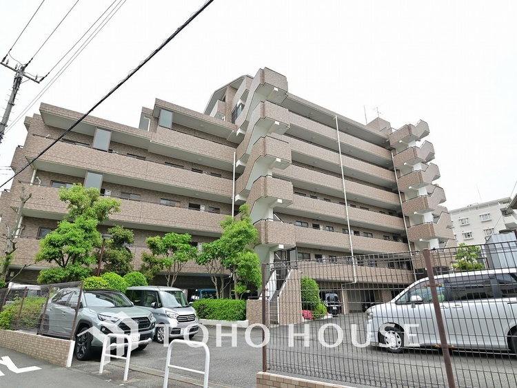 外観 〜駅まで平坦アクセス〜大切なペットと暮らすリフォームマンション〜鶴見川に面しているため開放感あり〜