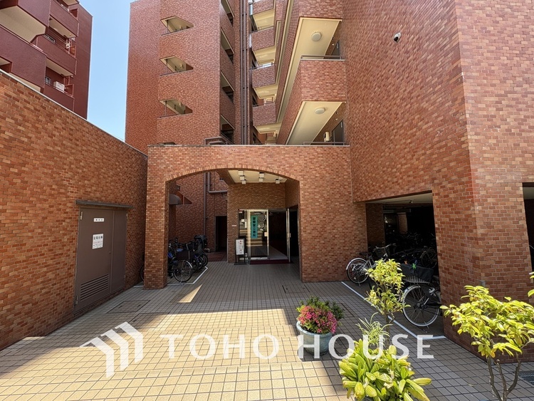 エントランス マンション入り口