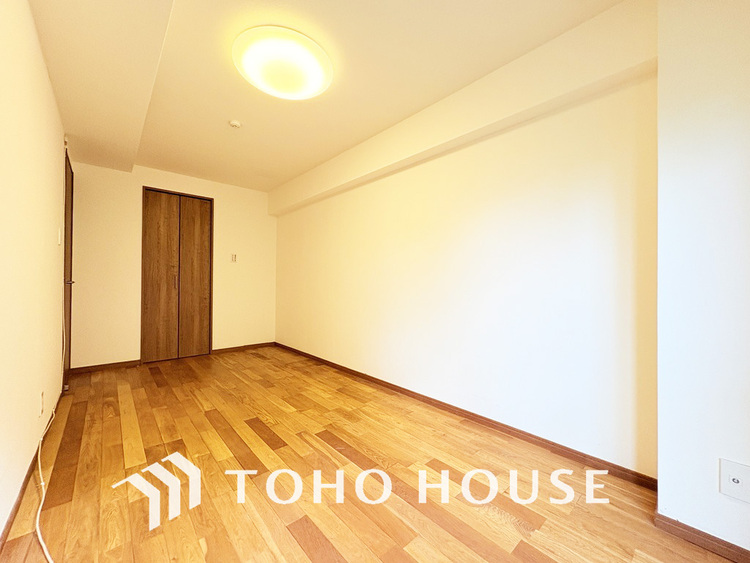内装 シンプルですっきりとした室内は飽きのこない居心地の良い雰囲気です（リフォーム前です）