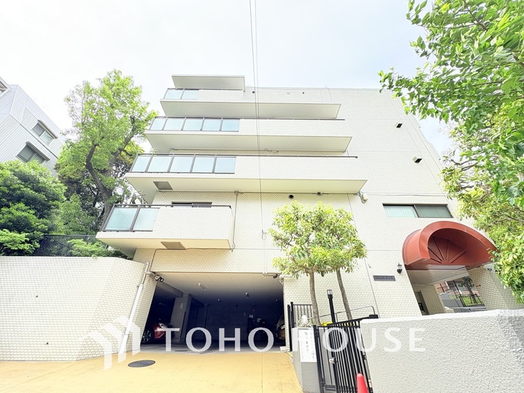 外観 〜専用庭付き住戸〜両面バルコニー・南西向きのため陽当たり・通風良好〜大切なペットとの生活〜