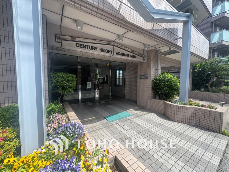 外観 漂う上質な空気感、マンションに入れば「おかえりなさい」と笑顔で迎えてくれるエントランス。最良の心配りを感じるマンションでした。