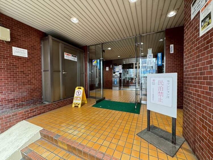 その他 上質感漂う玄関アプローチです。