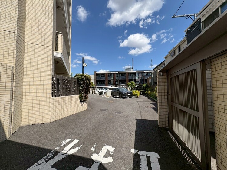 その他 駐車スペースが嬉しいですね。※空き状況は都度ご確認下さい。