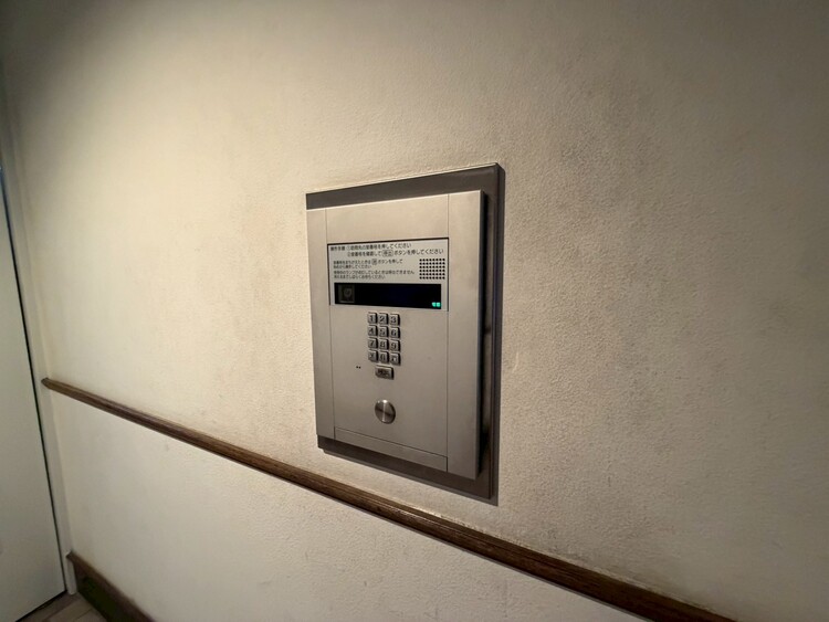 その他 誰が来てもわかる様にモニター付きインターホンを設置。