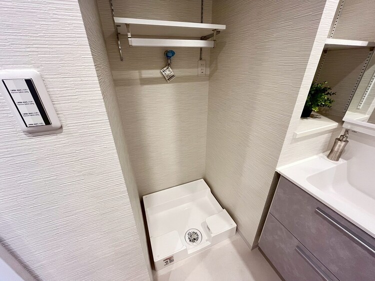 その他 十分な広さの脱衣所。