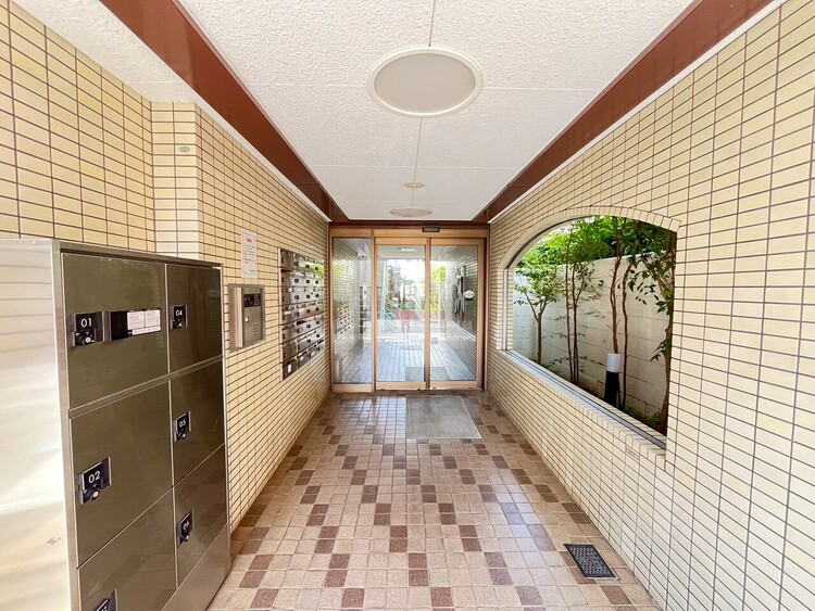その他 上質感漂う玄関アプローチです。