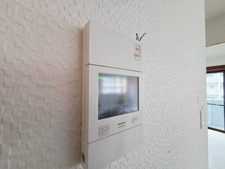その他 誰が来てもわかる様にモニター付きインターホンを設置。